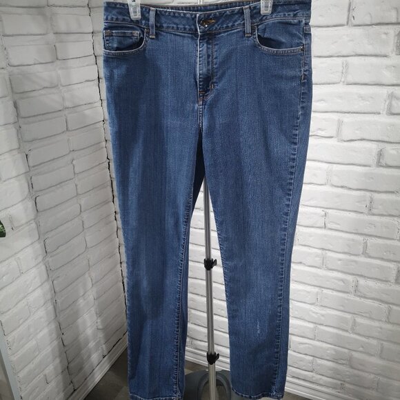 L.L. Bean Classic Fit Ladies Size 14 Tall Medium Wash Blue Jeans - Picture 1 of 15